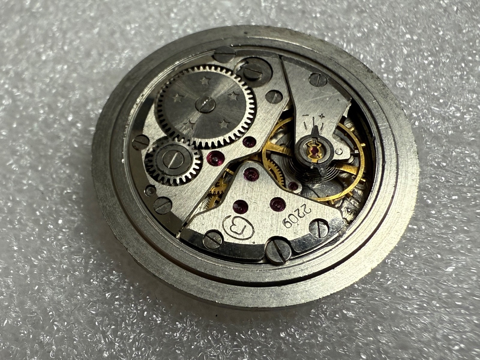 VINTAGE Vostok Wostok Cal. 2209 USSR SOVIET watch Movement. FOR PARTS