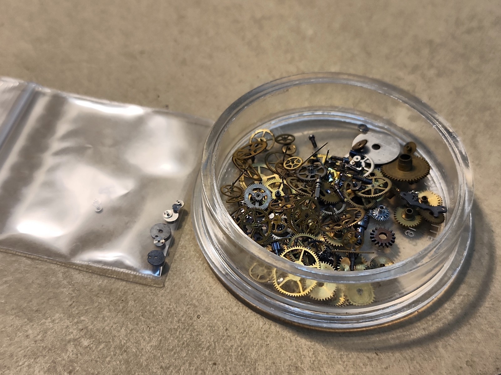 Lot Of Mixed Pocket Watch/Wristwatch Loose Parts-Train Wheels, Hr Wheels, 120+