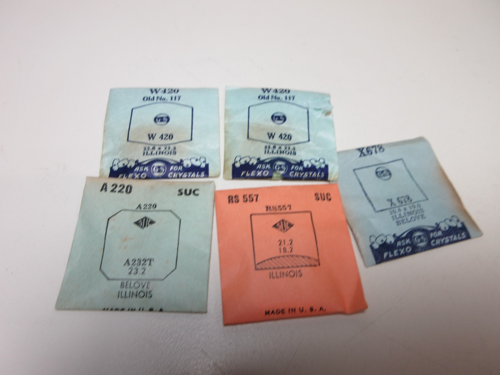 LOT OF G.S SUC MENS ILLINOIS WATCH CRYSTALS ASSORTED NEW OLD STOCK FLEXO #35