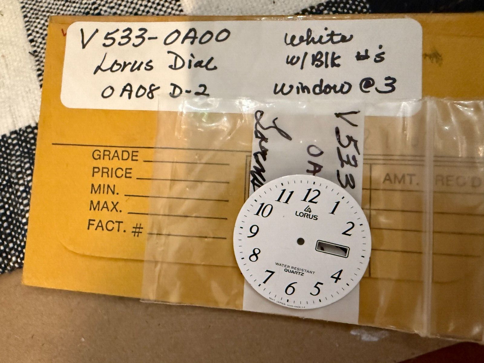 NEW VTG 1980’s Men’s Lorus Watch White Water Dial w/ window 30mm # V533-0a00