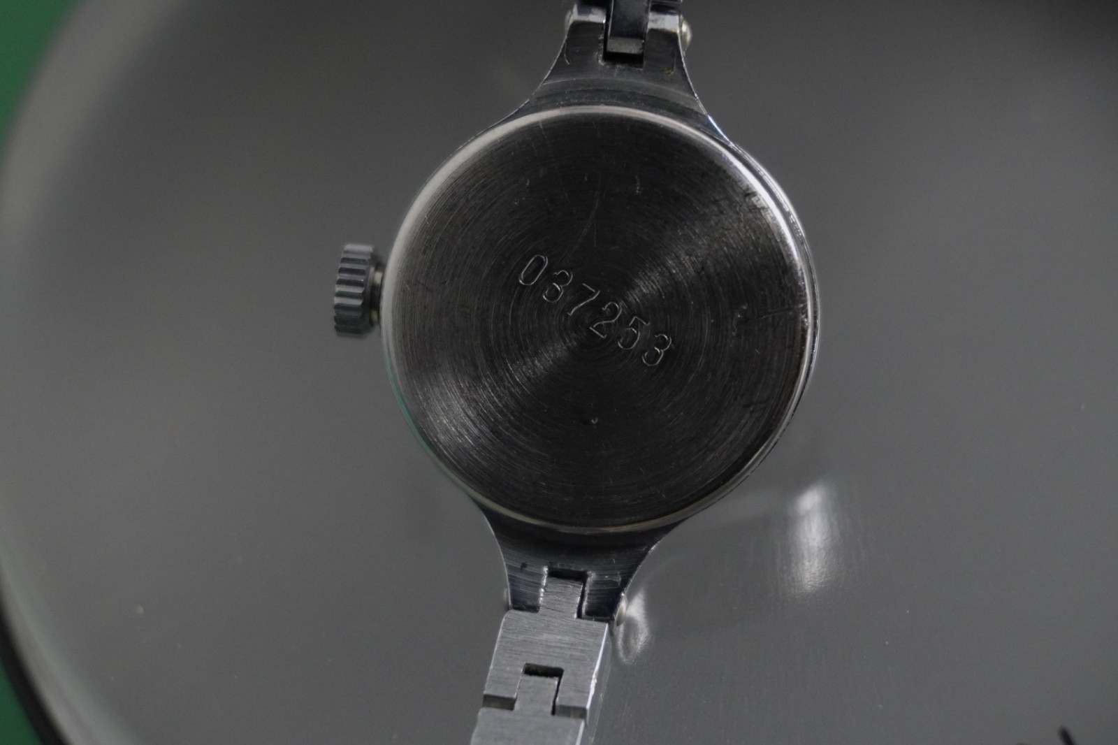 Vintage Chaika 1601A Mechanical Ladies Watch For Parts Repair. Runs.