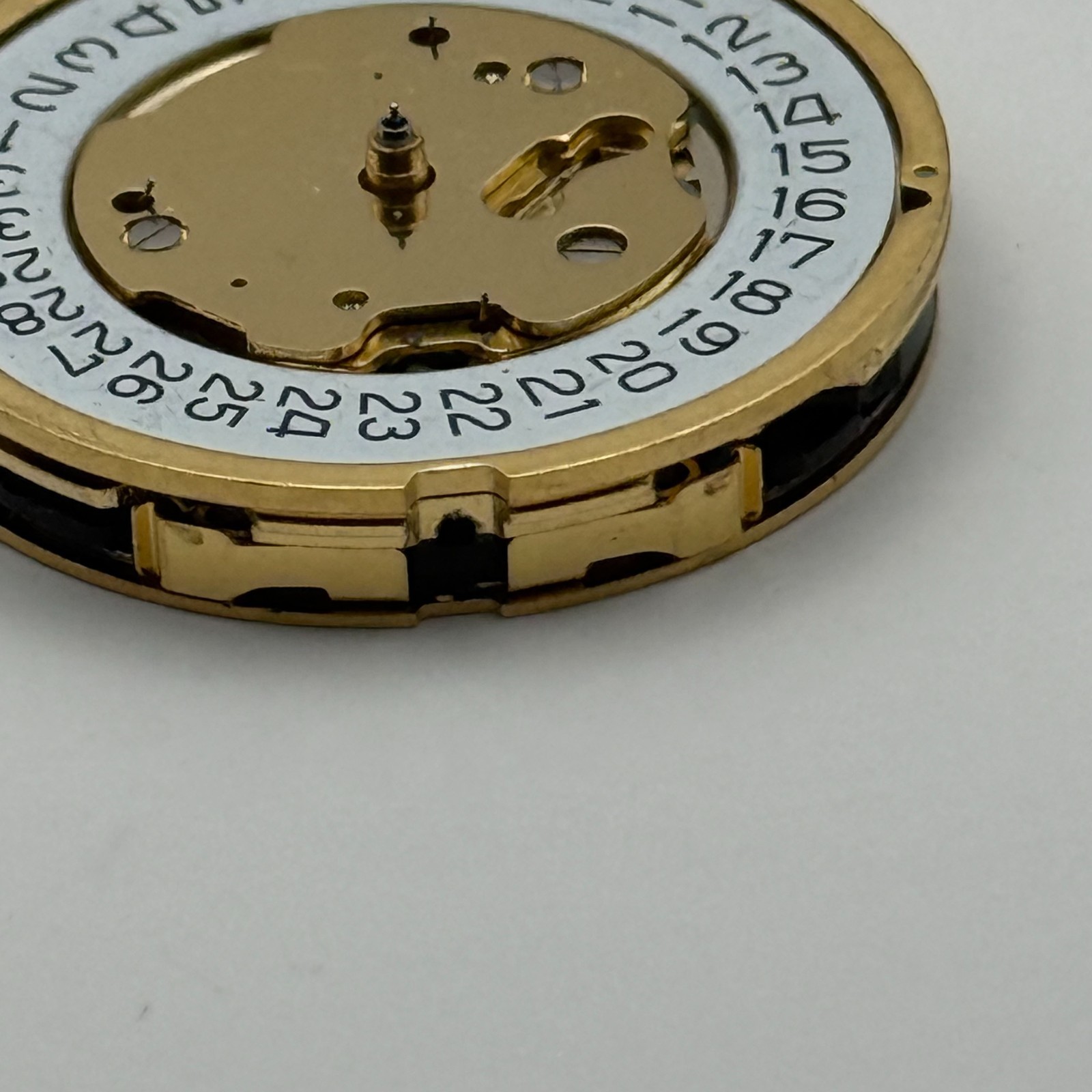 Ronda 5040.D Watch Movement Quartz Swiss R9 13 Jewels Parts Repair Spares 28.5mm