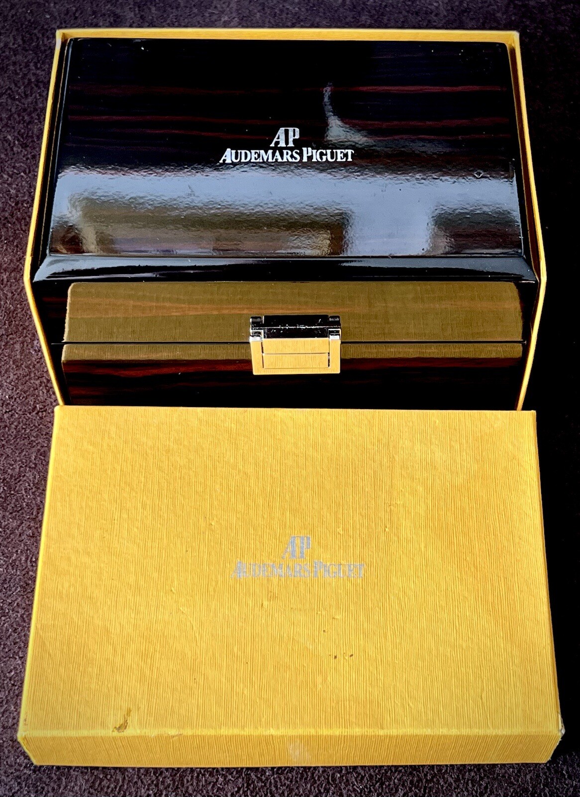 Original Swiss “Audemars Piguet” Walnut Watch Case & Outer Box (8”x6”x 6”, 935g)
