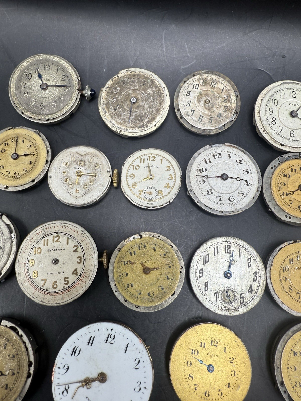 LOT of 36 Vintage Ladies Watch Movements & Dials For Parts/Repair Various Brands