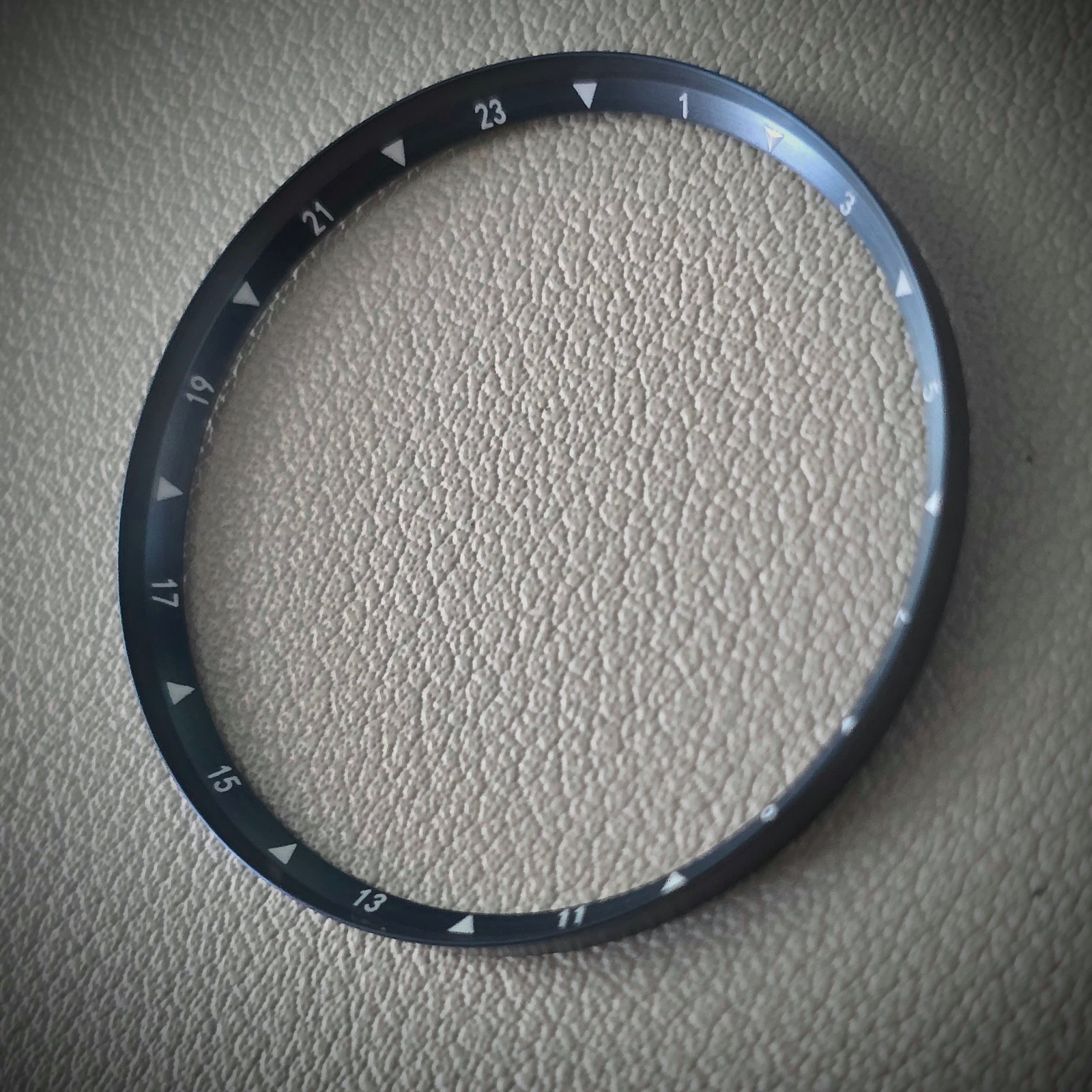SEIKO Chapter Ring SKX007 / ANGLED GMT Dark Blue Brushed + White