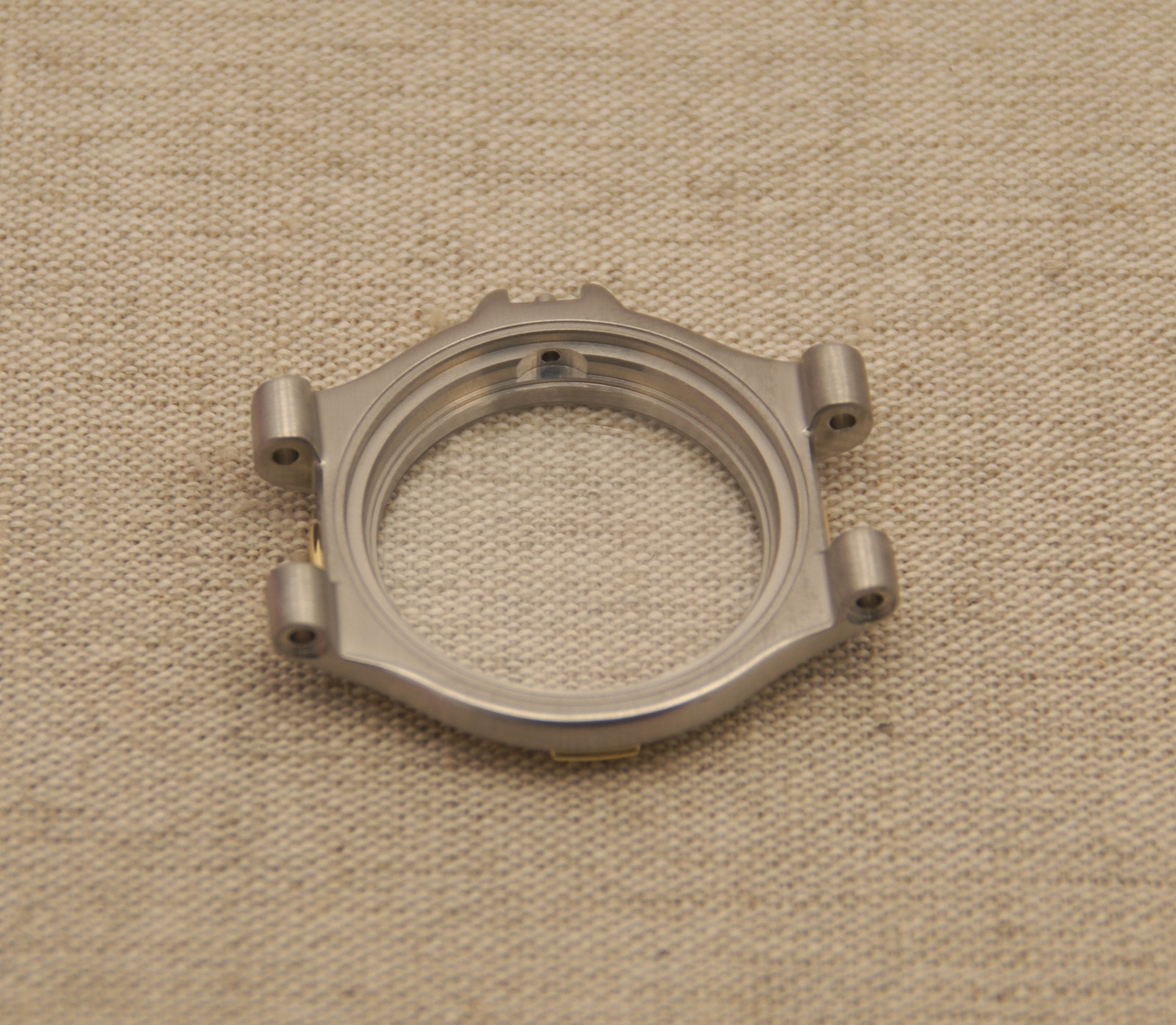 New Gucci Replacement Bezel, Case, Back and Crystal – 9040 M – 2 -Tone