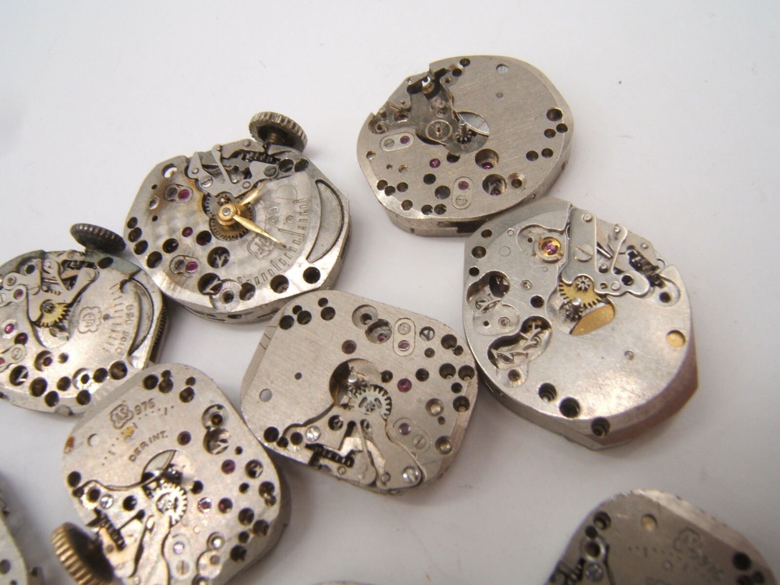 13 SMALL WOMEN’S WATCH MOVEMENTS PARTS REPAIR MECHANICAL WIND UP (LOT BC)