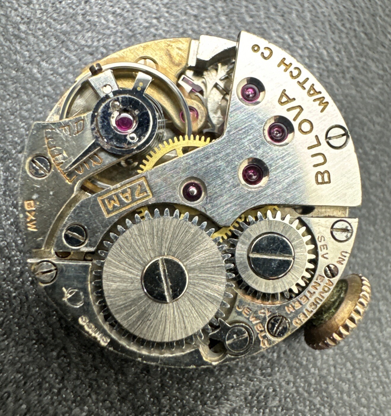 Vintage BULOVA 7AM 17 Jewel WATCH MOVEMENT-Running
