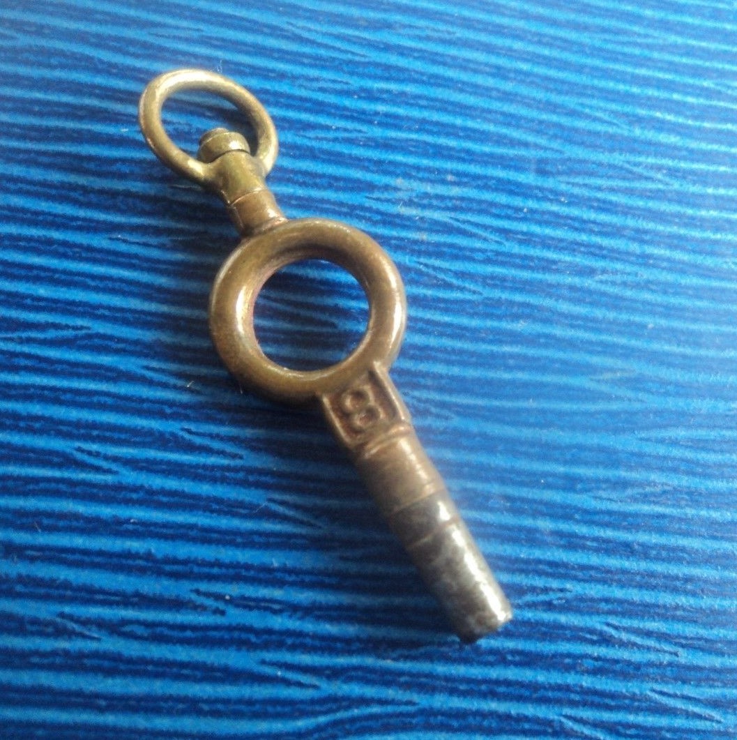 Vintage Pocket Watch RING Key – no. 8