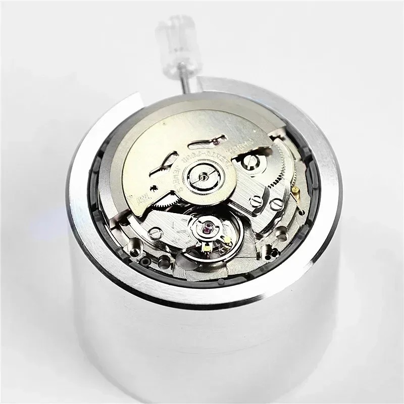 Seiko (TMI) NH35 NH35A Automatic Watch Movement Date at 3 w/ White Date Disc