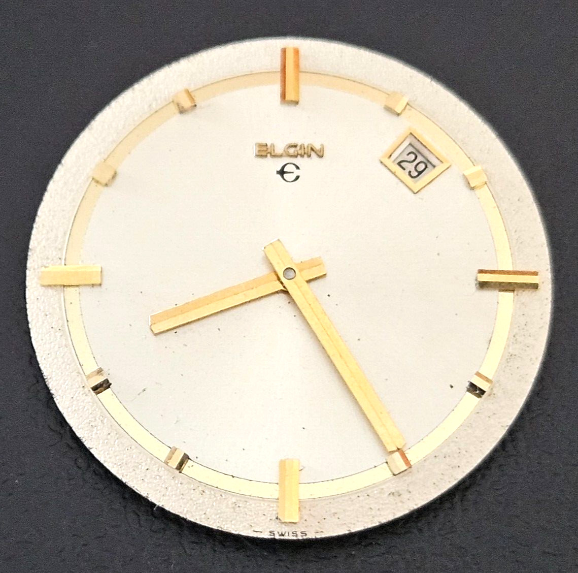 ELGIN 916 17J Watch Movement (REMOVED FROM GOLD CASE/BALANCE RUNS) LOT.325