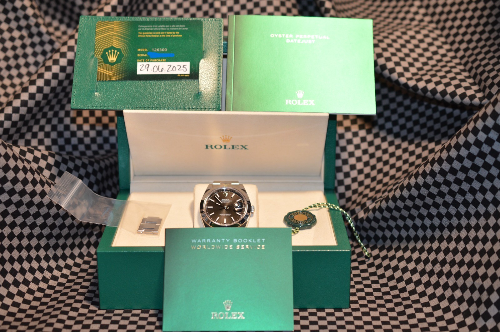 2025 Rolex Datejust 41mm Black Dial 126300 Full Set.