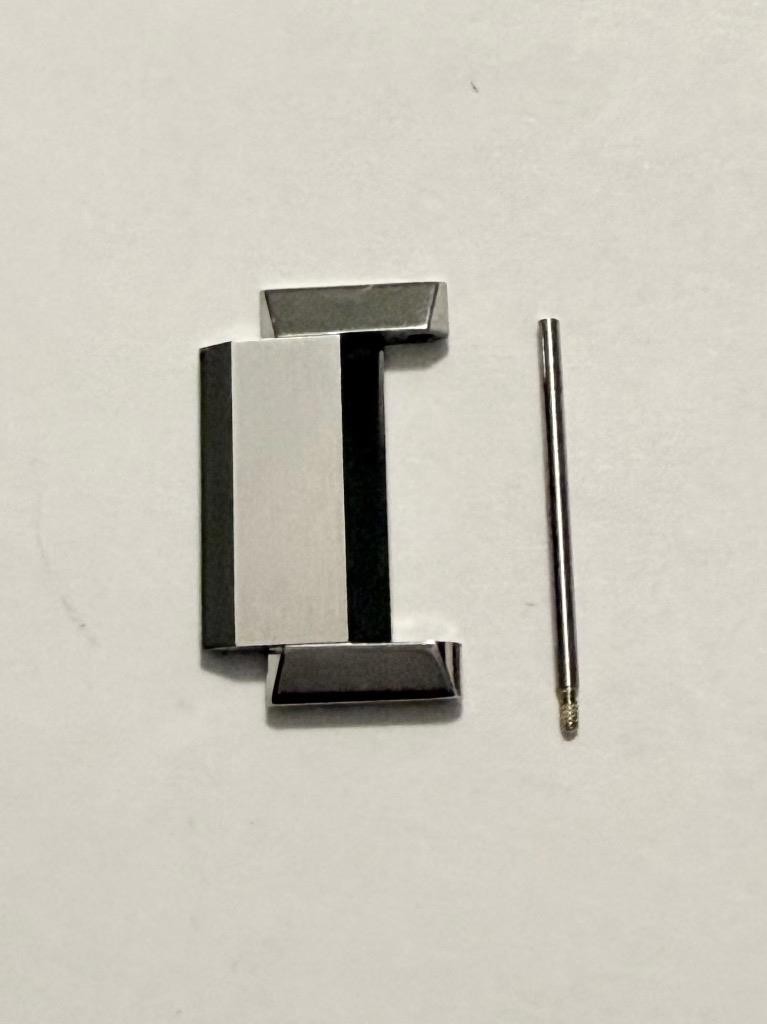 Authentic Movado Sapphire Stainless Steel 84.G1.2896 Full Link 22MM