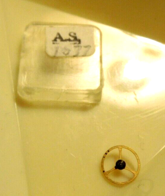 AS 1677 COMPLETE BALANCE NO HAIR SPRING. NEW OLD STOCK.