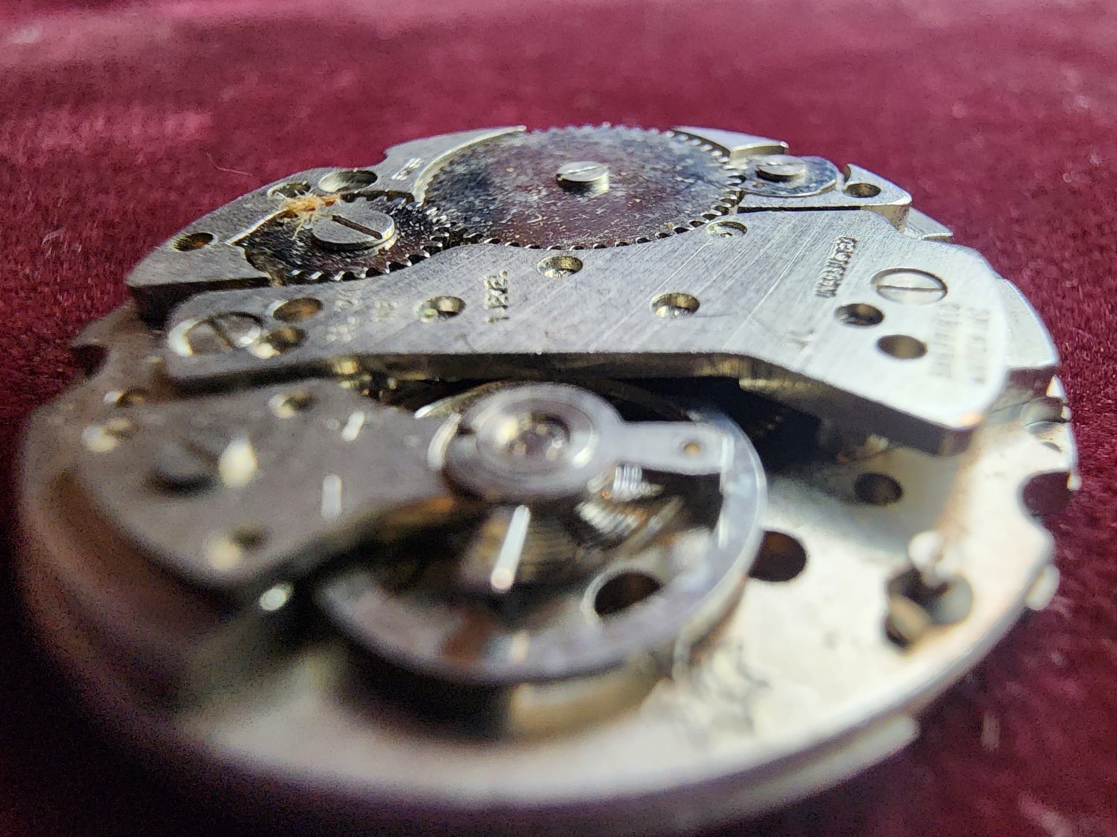 Vintage Sheffield Swiss Cal. 121M Watch Movement – Partial – In Kilb & Co. Tin