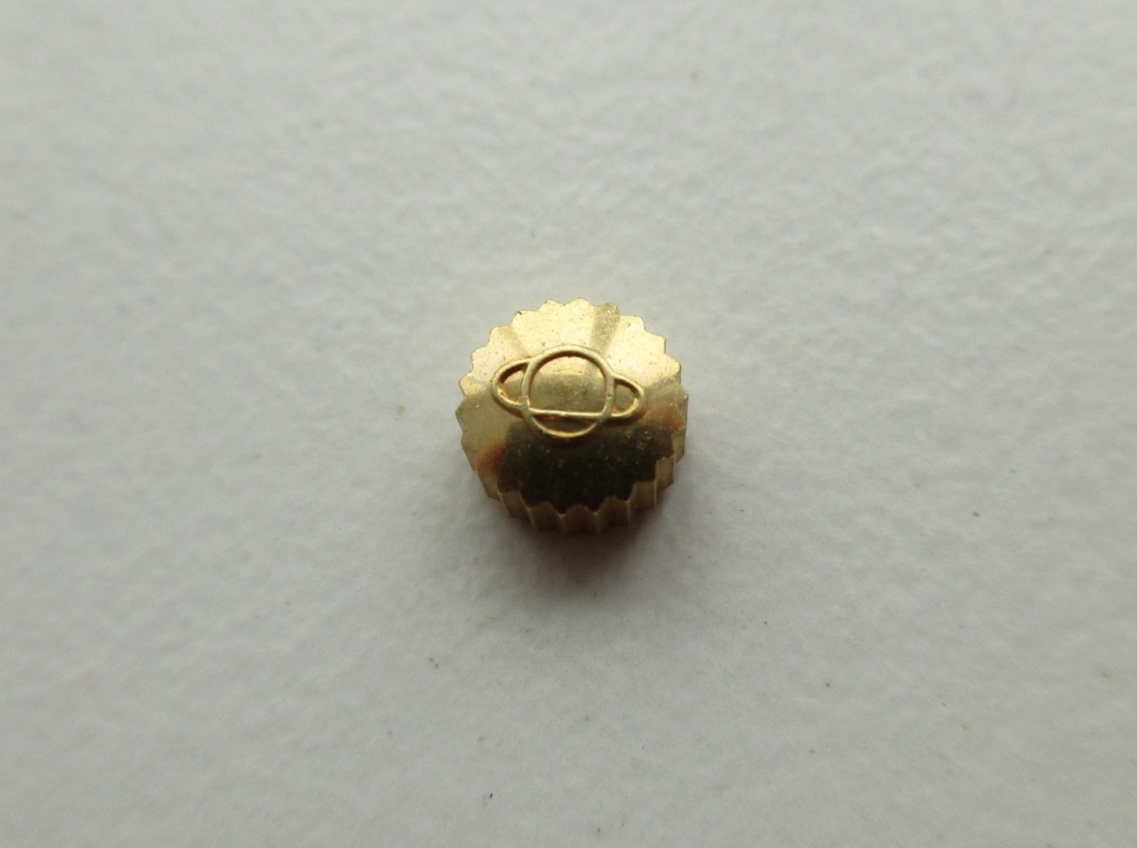 Enicar gold plated ø 4.9 mm watch crown N.O.S Swiss – stem thread 0.9 mm H2.8