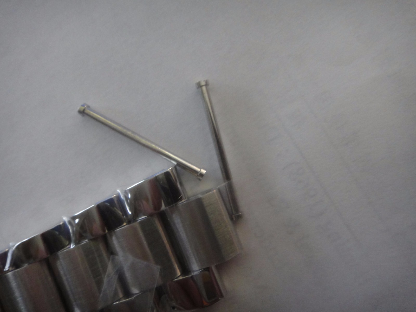 Pair ORIS screws bar pin tube Aquis Date small sec band strap bracelet 733 7675