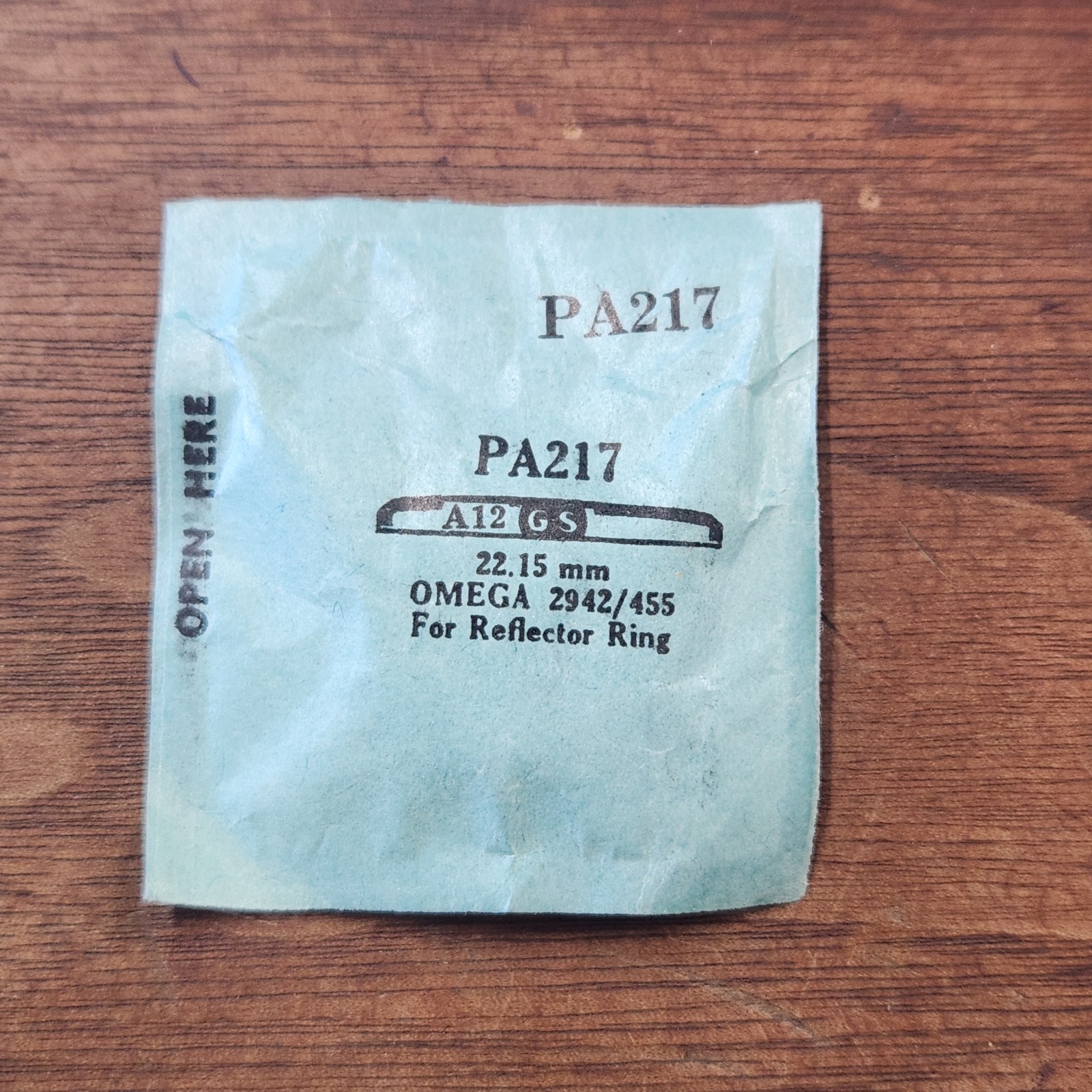 G&S NOS Sealed Crystal PA217 For Omega 2942/455 22.15mm For Reflector Ring
