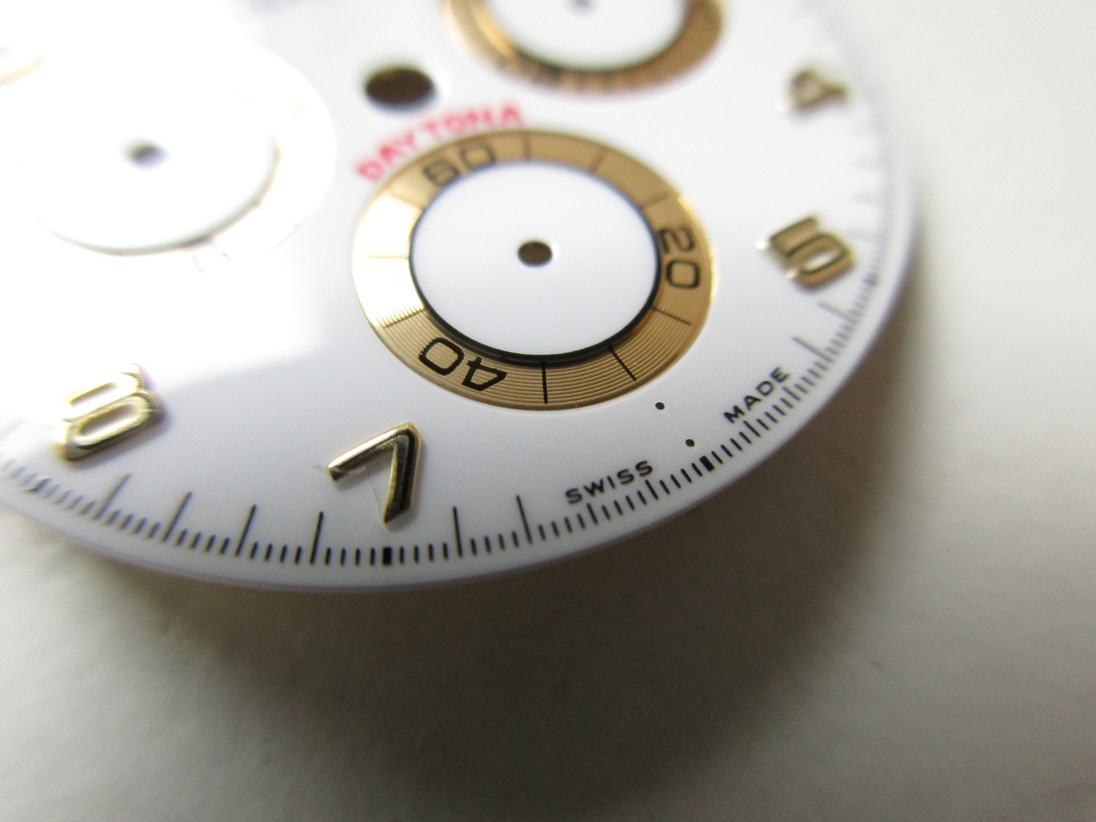 Rolex Cosmograph Daytona white dial – gold index – missing no. 6 – Swiss