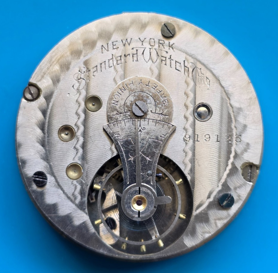 18 SIZE NEW YORK STANDARD 17 JEWEL GRADE 30 POCKET WATCH MOVEMENT !KEEPING TIME!
