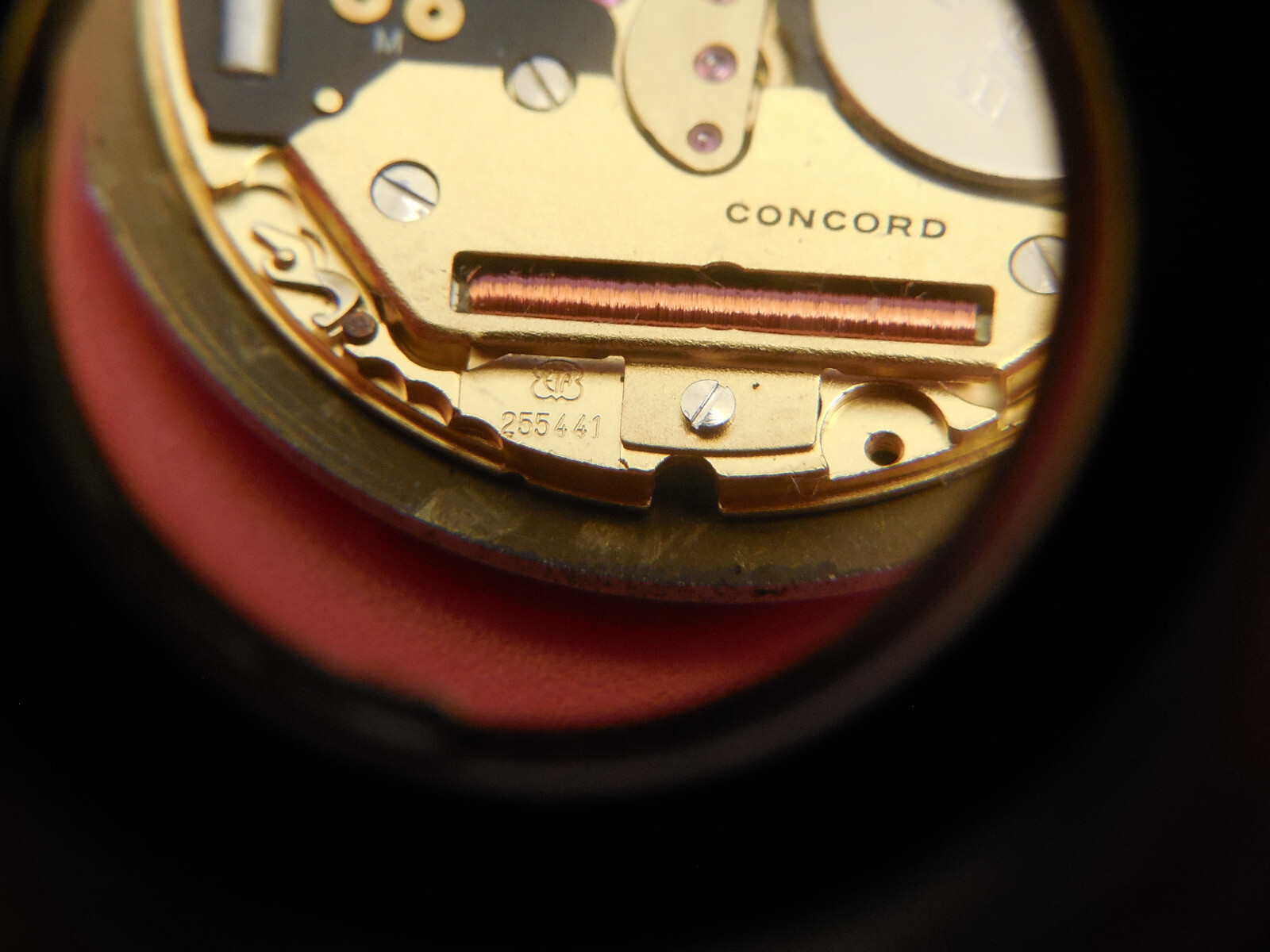 GENUINE CONCORD 6 JEWEL QUARTZ MOVEMENT & NO DATE DIAL & HAND