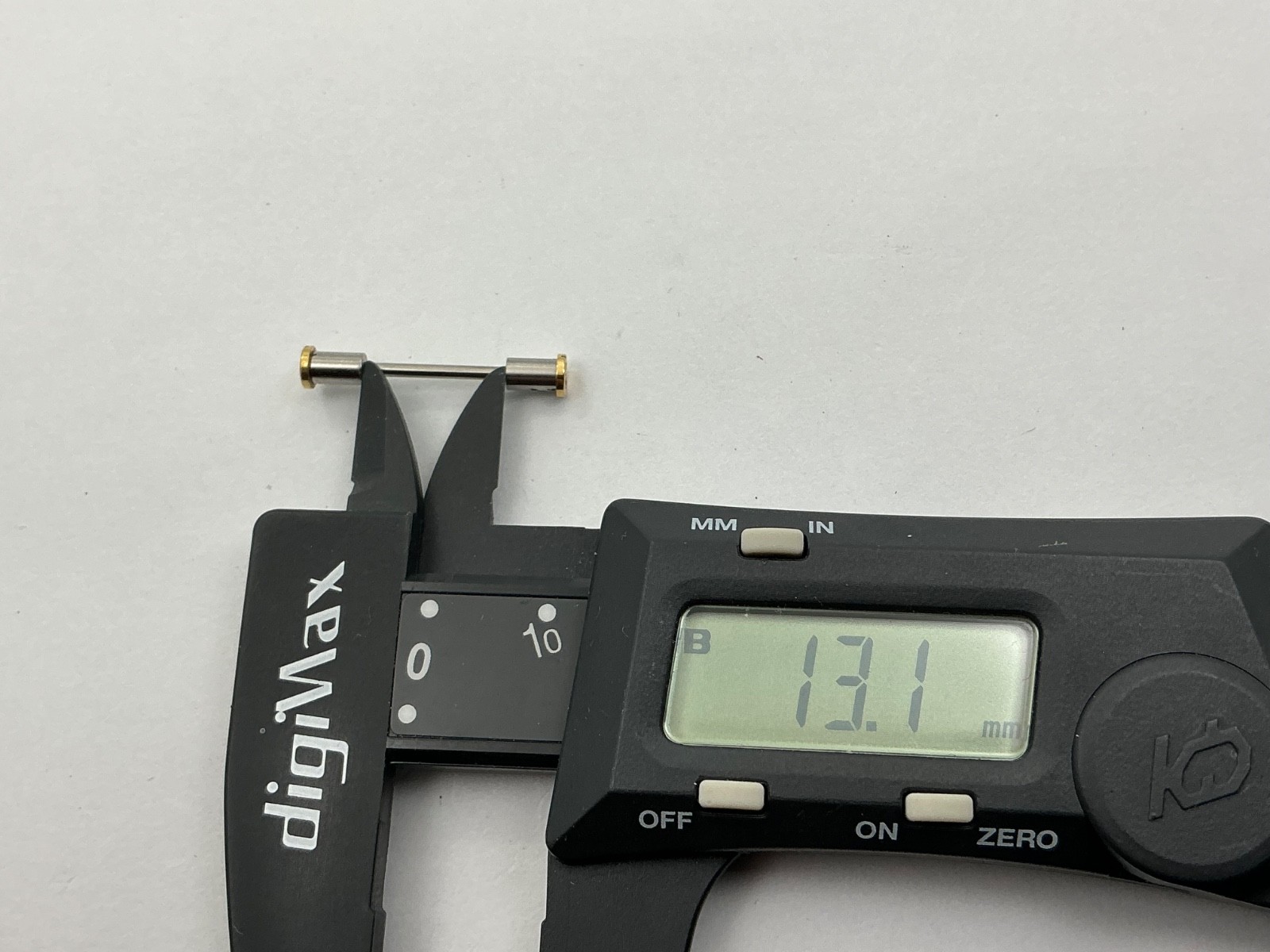 Movado Vizio 98 C2 878 Band to Case Screw Pin 18k solid gold & S/S for 35mm case