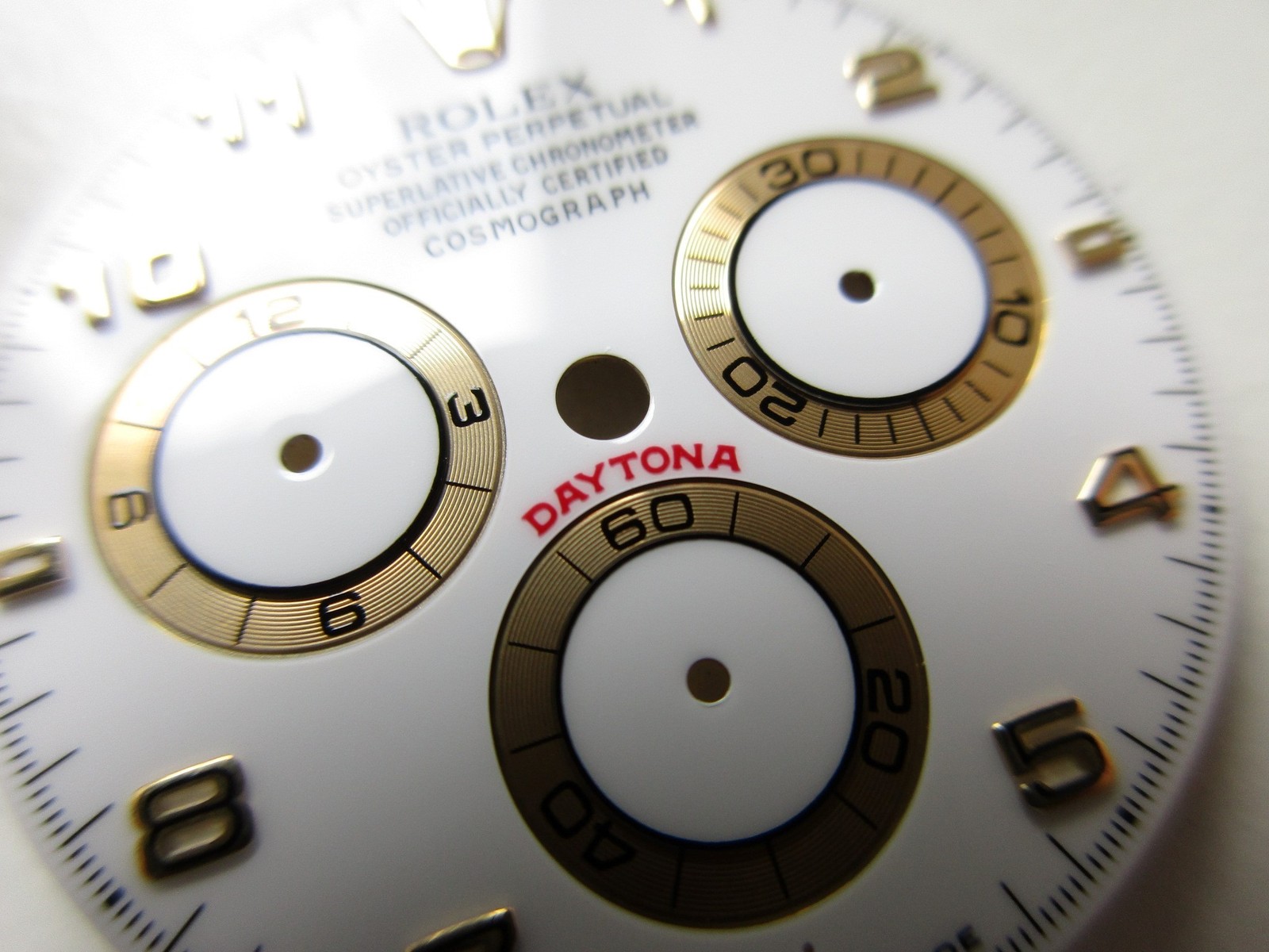 Rolex Cosmograph Daytona white dial – gold index – missing no. 6 – Swiss