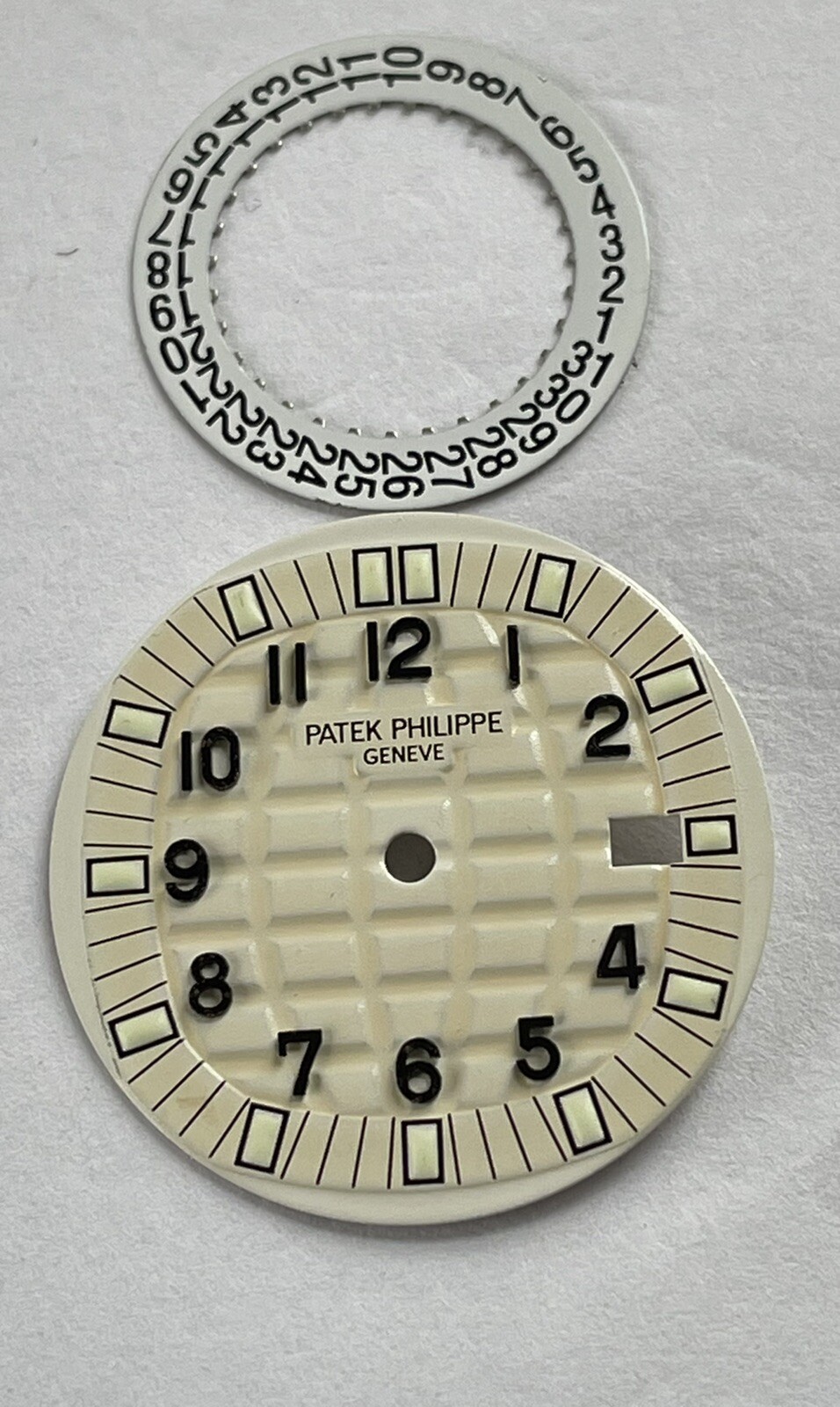 Patek Philippe Aquanaut Ladies White Dial With Date Wheel