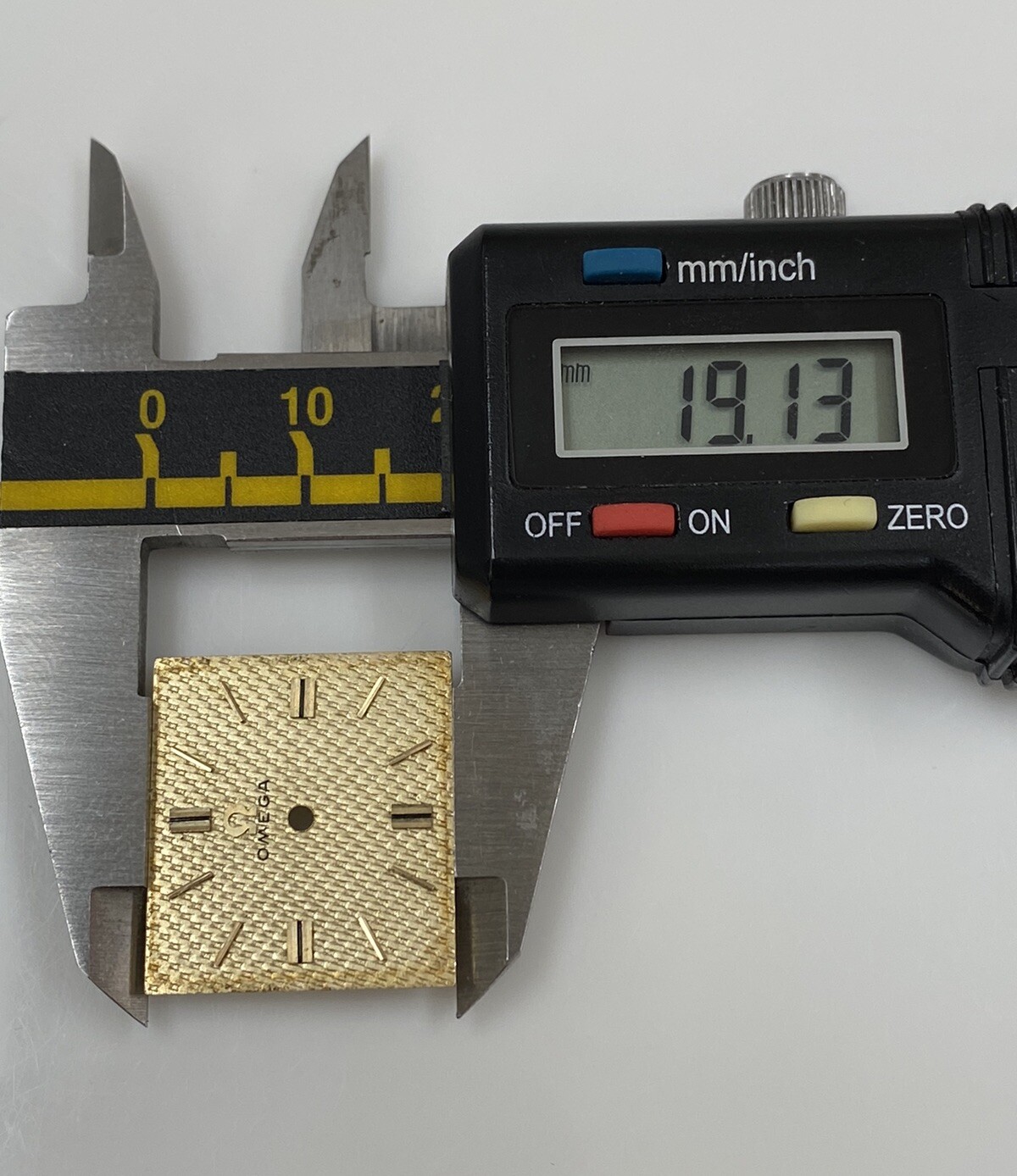 Original Omega Cal. 620 Gold 21.4mm X 19.1mm Dial