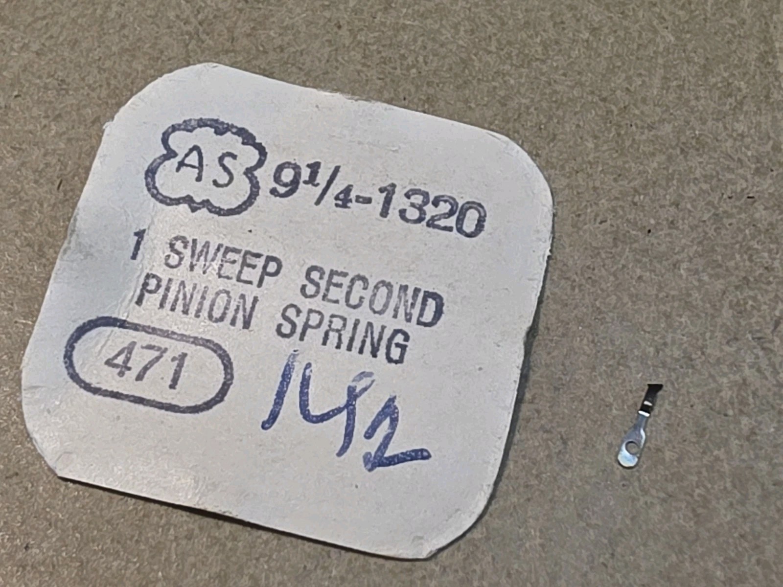 NOS AS 9-1/2L 1320 A. Schild 1320 P/N 471 Sweep Second Pinion Parts Spares