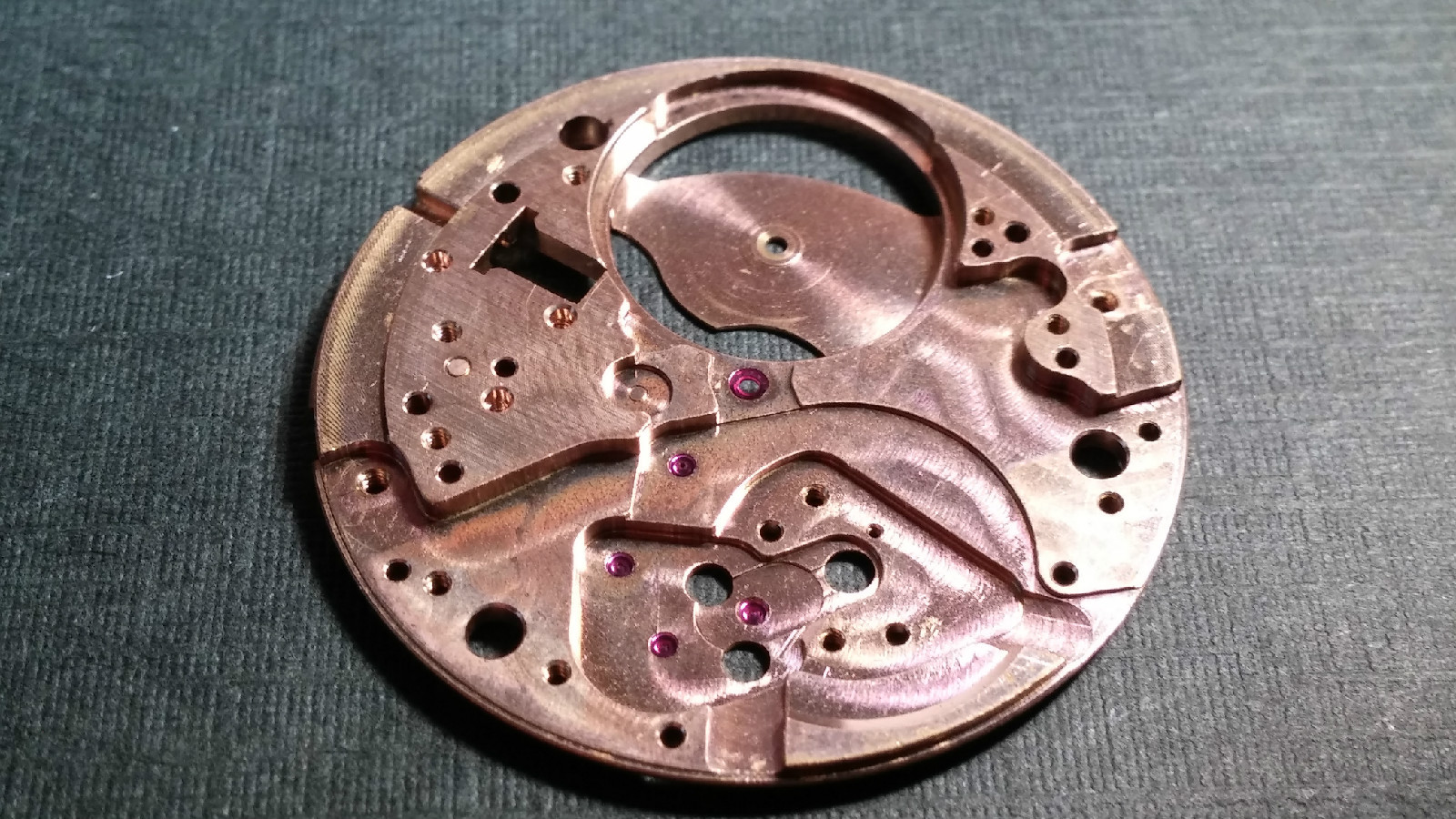 Omega 550 1000 mainplate, watch part for repair