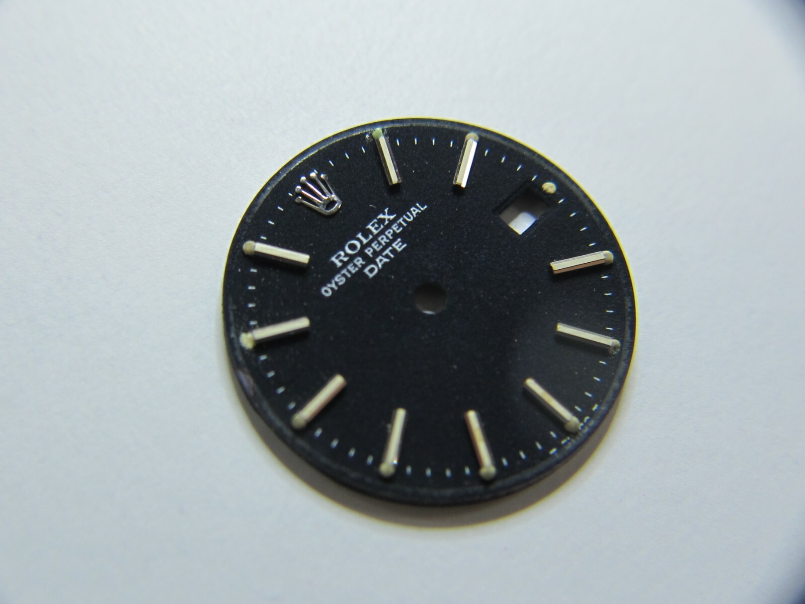 ROLEX OYSTER PERPETUAL DATE BLACK DIAL WITH SILVER STICK MARKERS 20mm