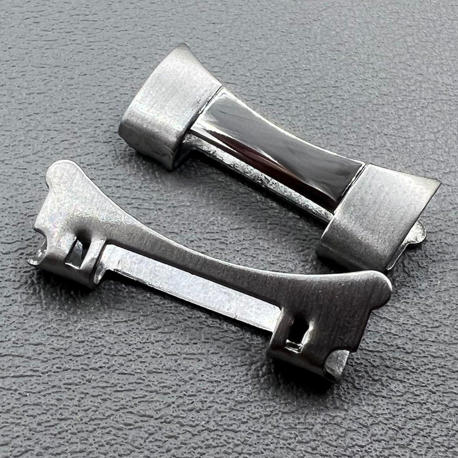 4 PIECES 16×2.3×2.4mm S/S Curved End Links Spring Bars Bracelet Watch Band Strap