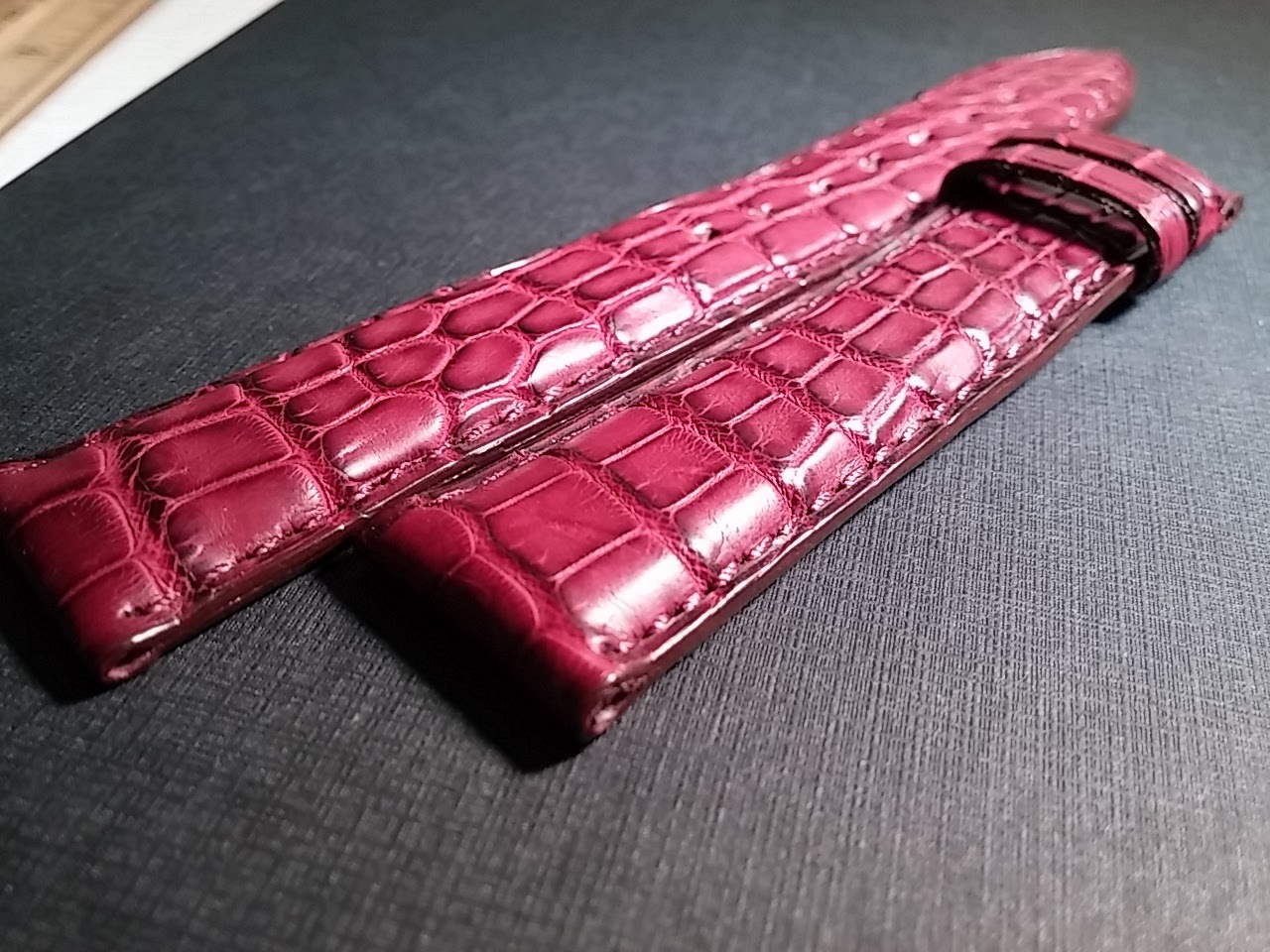 18/16mm Genuine Crocodile Band, Burgundy, slight padding, for watch repair/parts