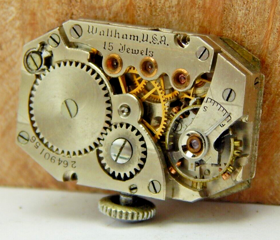 Vintage Waltham 1928 Rect. Wristwatch 15j model: L-7.25 wrist watch movement