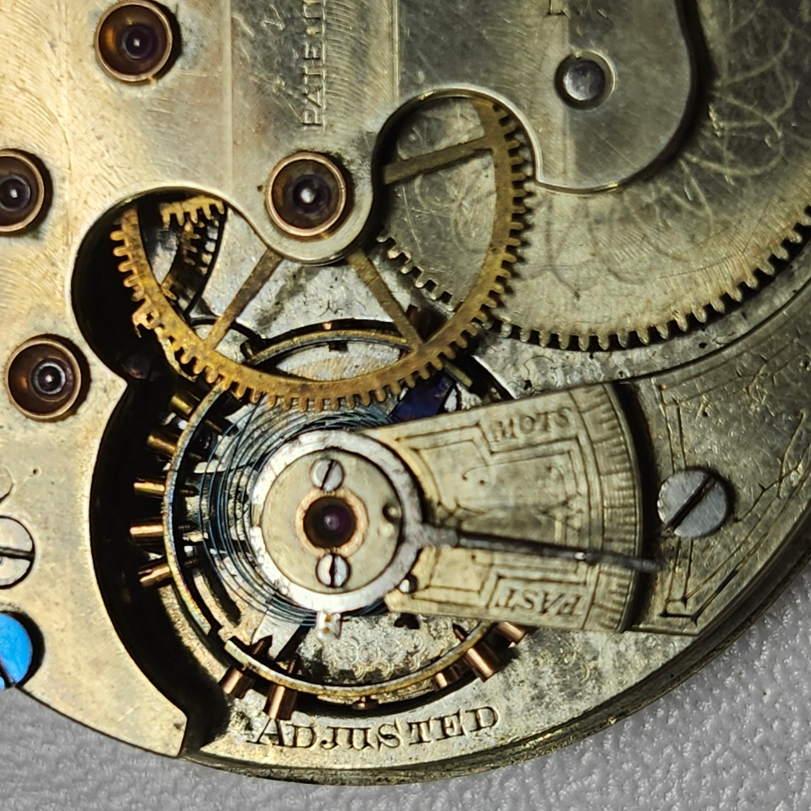 Elgin 12s Pocket Watch Movement – 15J Adjusted – Gilt Finish -for PARTS OR REPAI