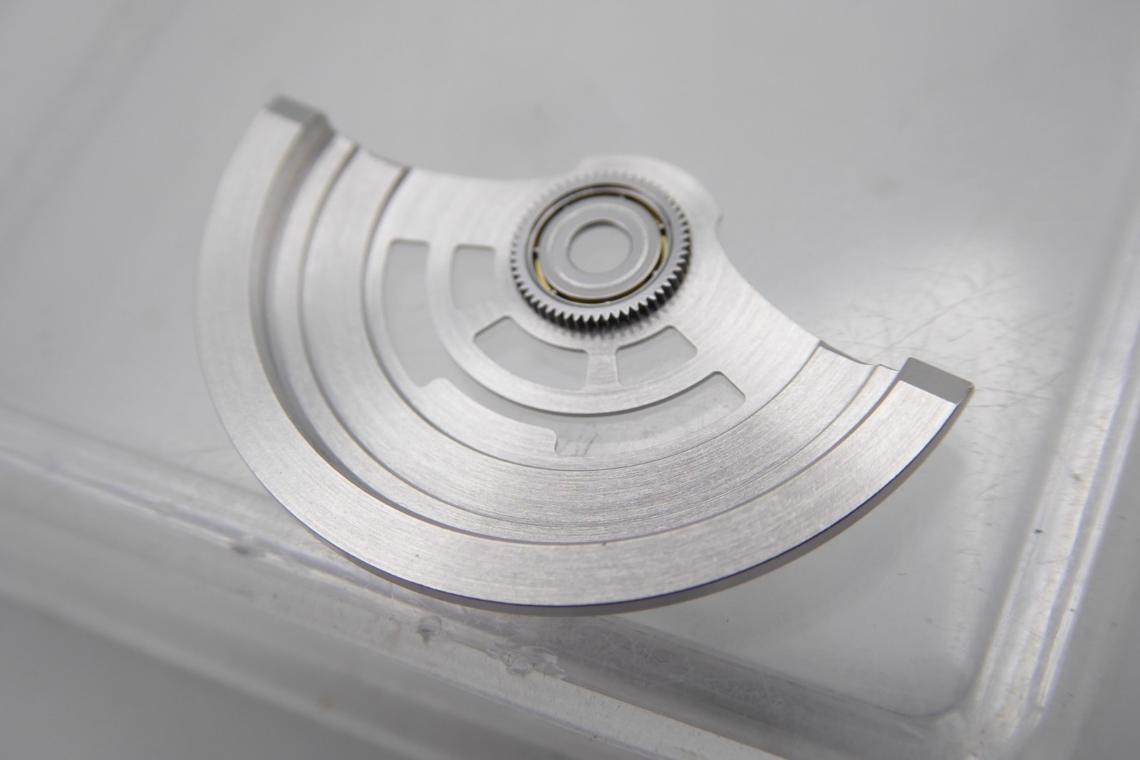 Rolex Oscillating weight rotor 3235-570