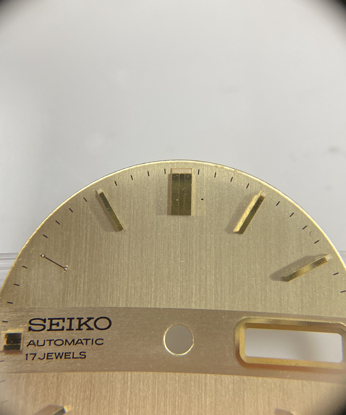 Genuine Seiko Automatic 17 Jewels Gold Dial Day/Date 7006-7029 28.5mm