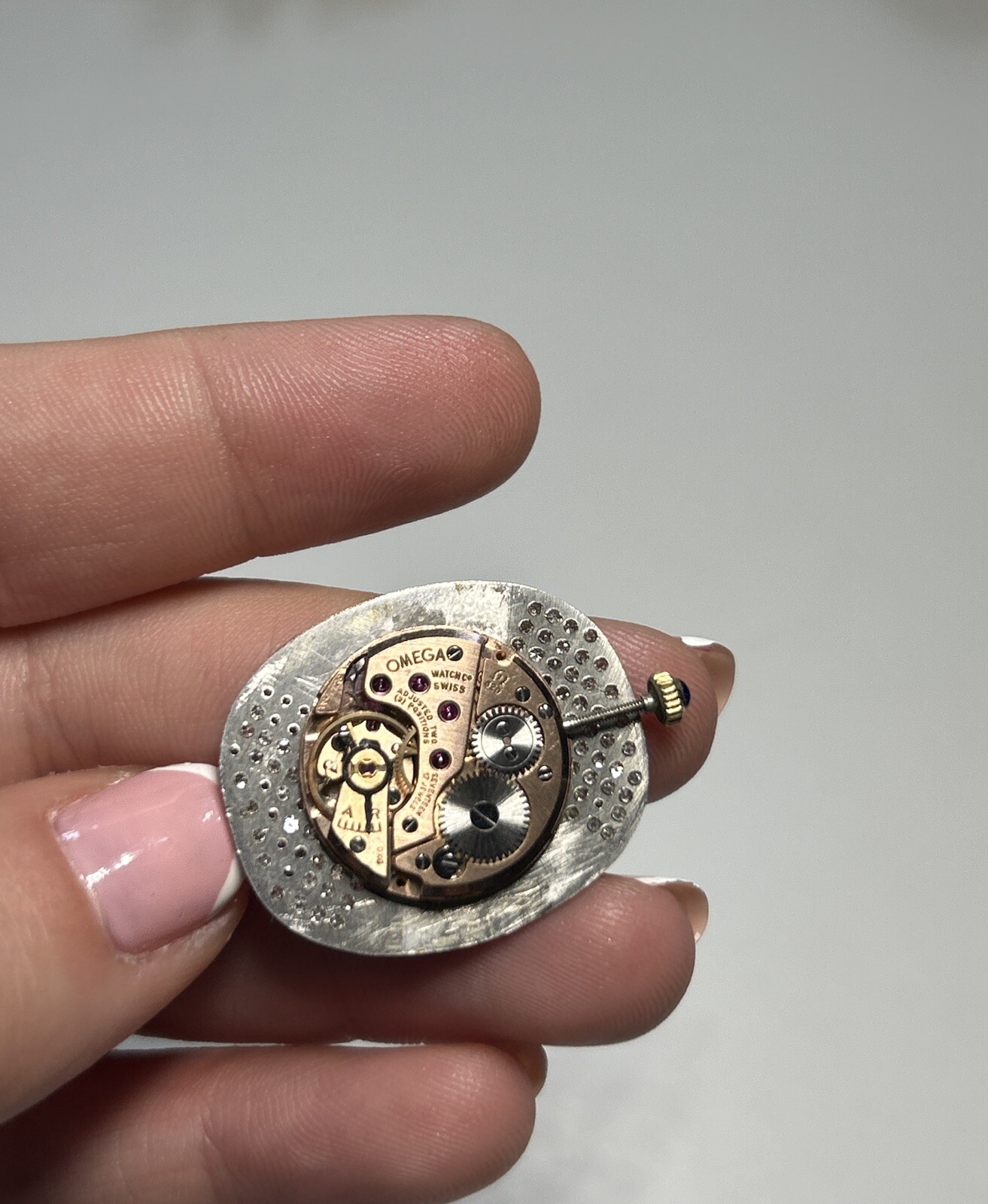 Collectible Stunning Diamond & Onyx OMEGA Cal 620 17J Swiss Men’s Watch Movement