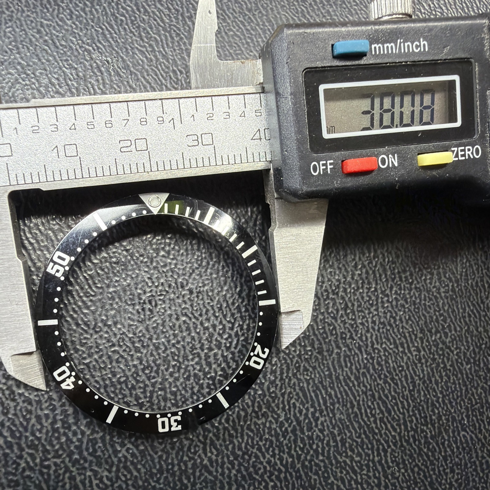 Omega, Factory, Used Seamaster Pro 300 Black/silver Bezel Insert