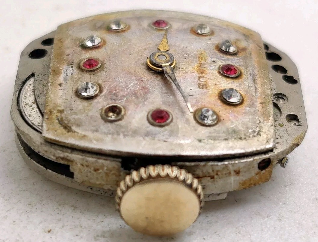 Vintage Benrus Model BN1 15 Jewel watch movement running Diamond Dial