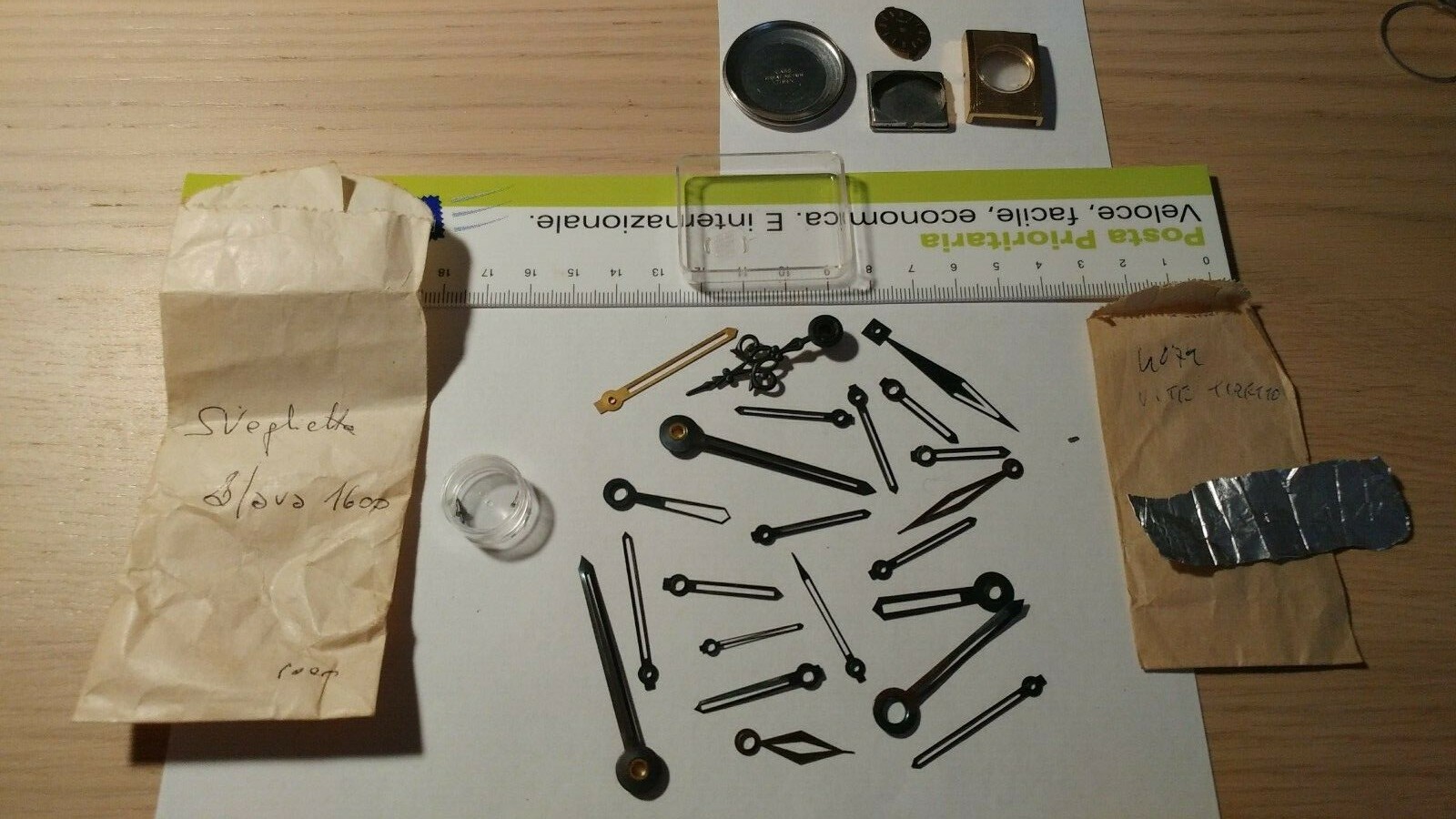 Lotto di ricambi per orologi vintage vari (Timex e altri), per riparazioni
