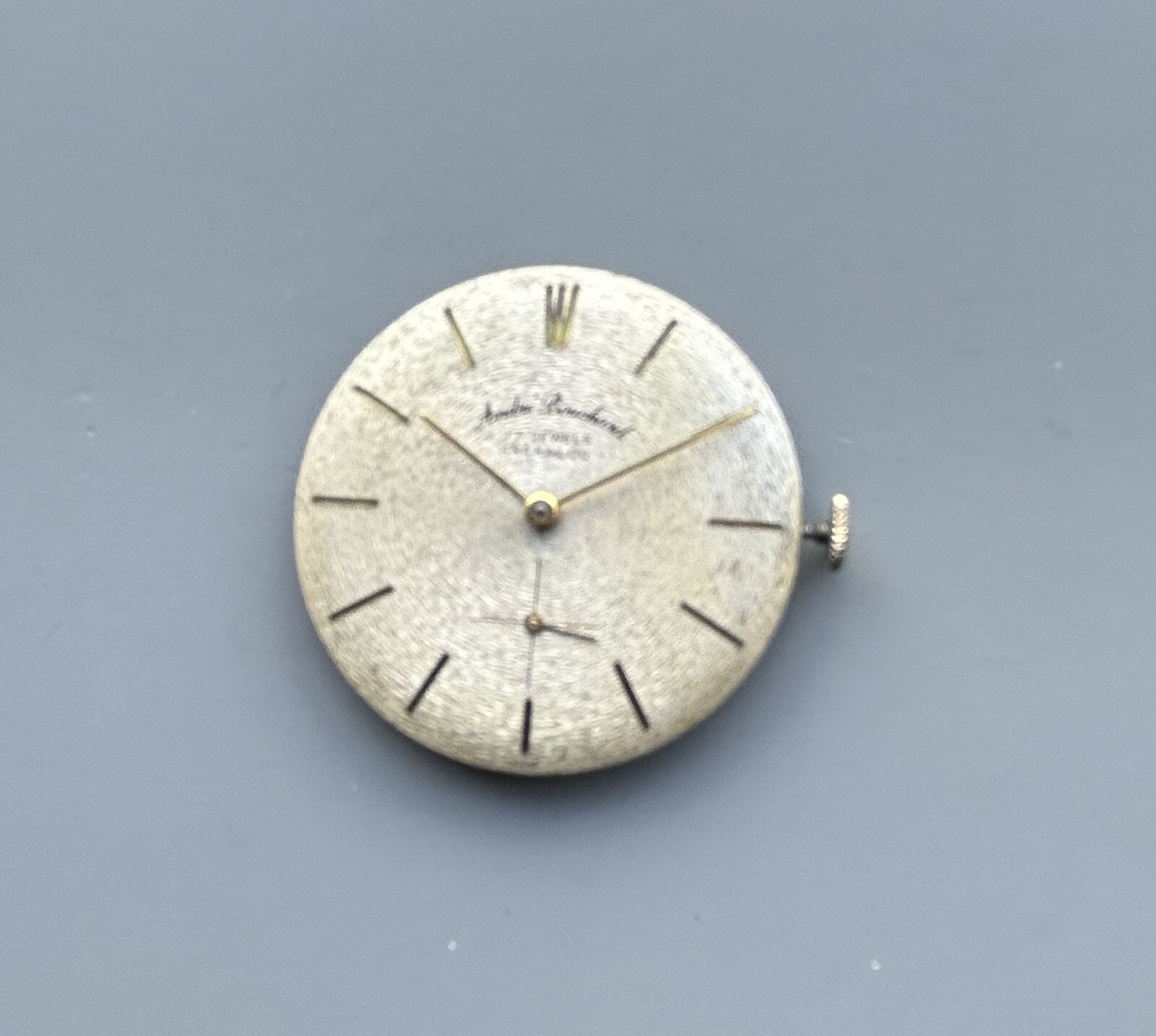 VINTAGE Andre Bouchard CALIBER P330 WATCH MOVEMENT FOR PARTS RUNS