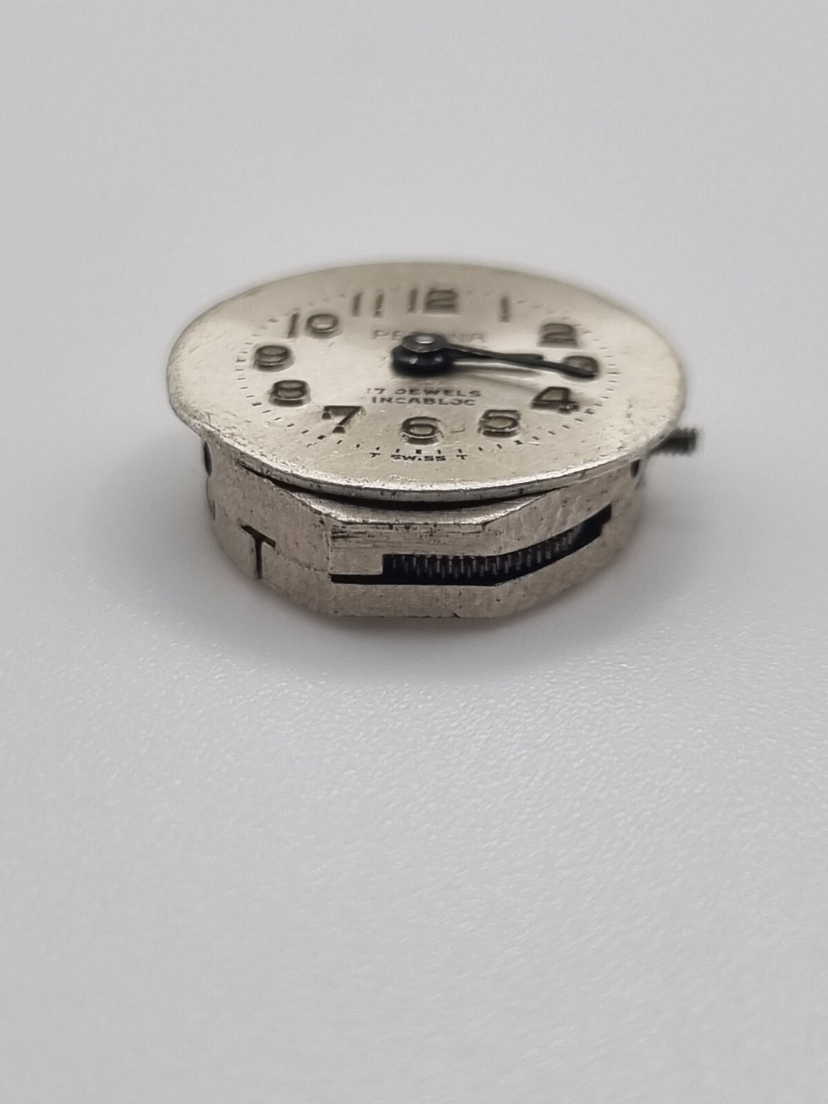 AS 1677 Perona Manual Wind Watch Movement 17 Jewels Swiss Parts Untested 15mm