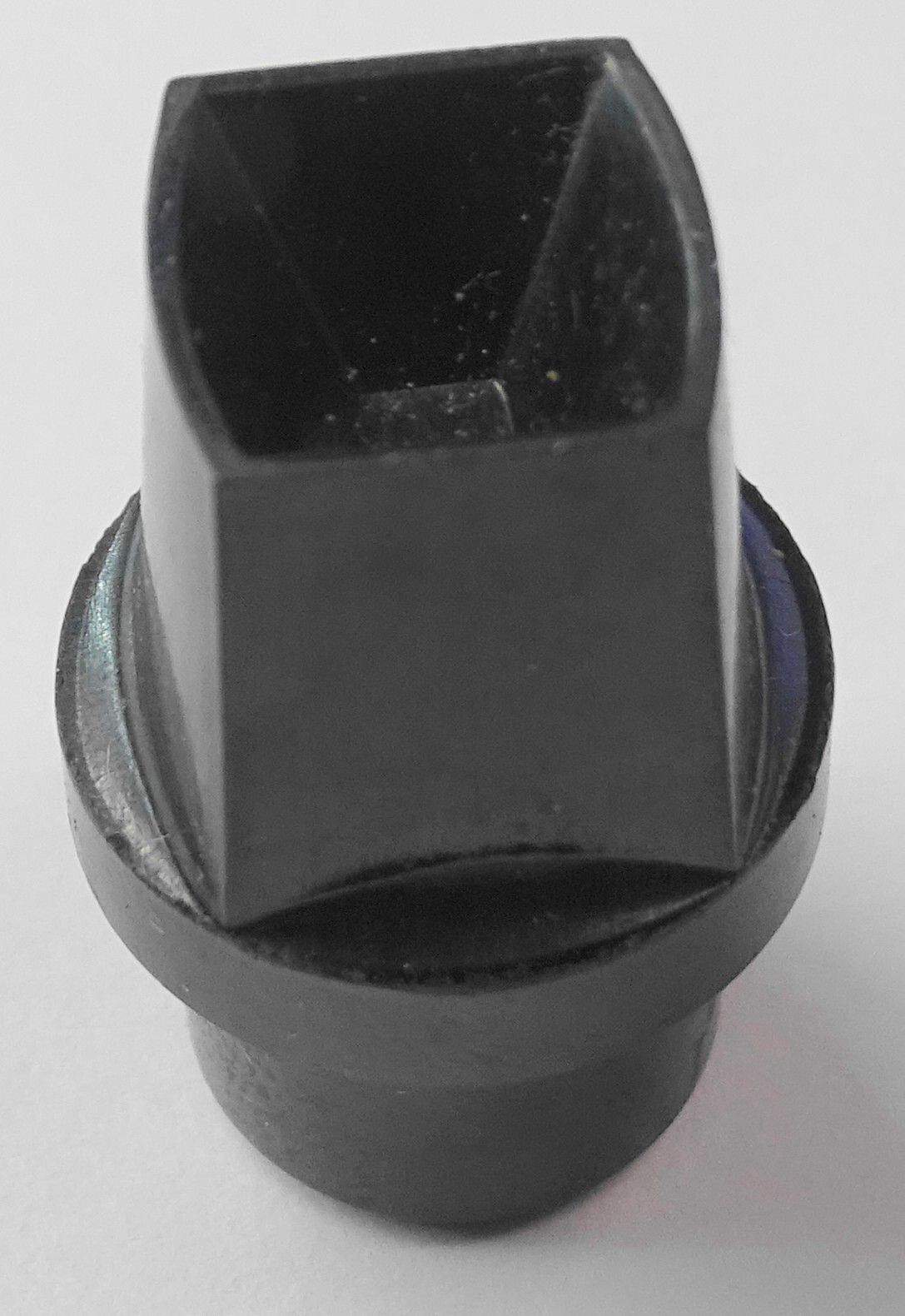 Robur Block 13 X 13 Mm Glass Barrel Base Plate In Bakelite