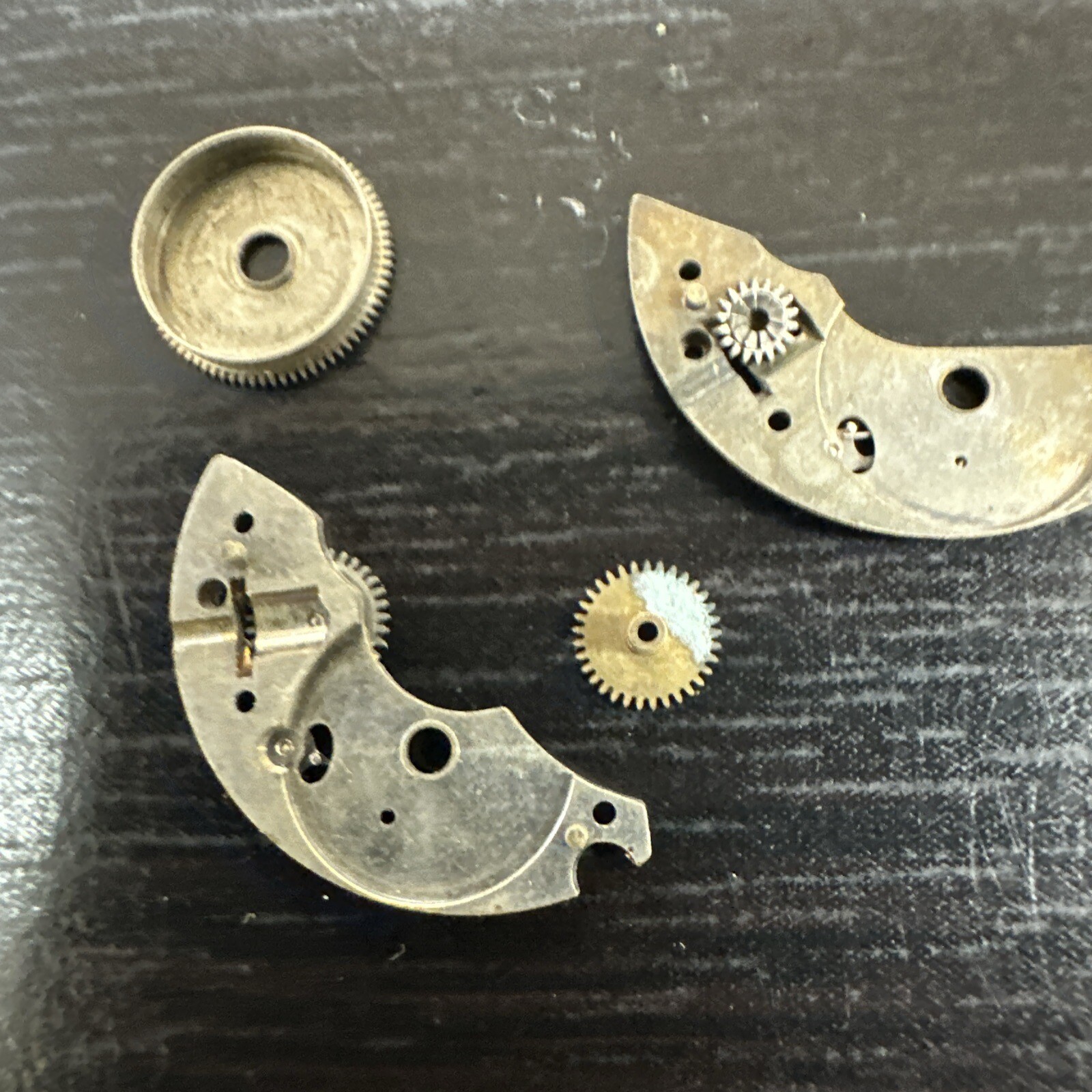 Vintage Bulova 1945 10BA 17 jewel wrist watch movement For Parts And Repairs