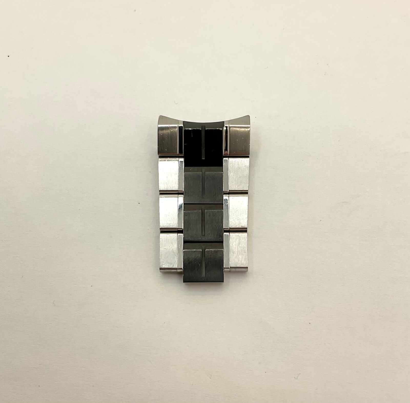 Bulova Model 98B180 Caseback C9601036 Two Tone Partial Band NON REMOVABLE LINKS