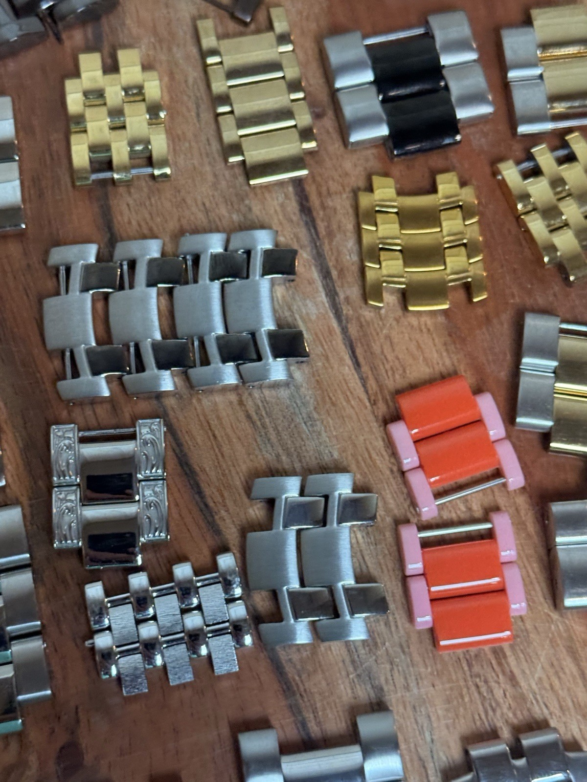 Lot- 30 Genuine Invicta Watch Bracelet Links Reserve Pro Diver Bolt Venom