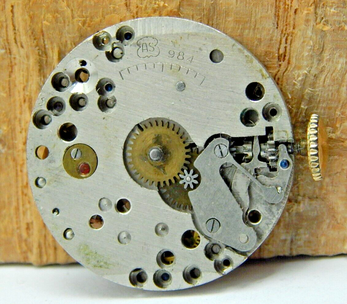 Vintage Harvel G1081 7 jewel men’s wrist watch movement good balance with crown