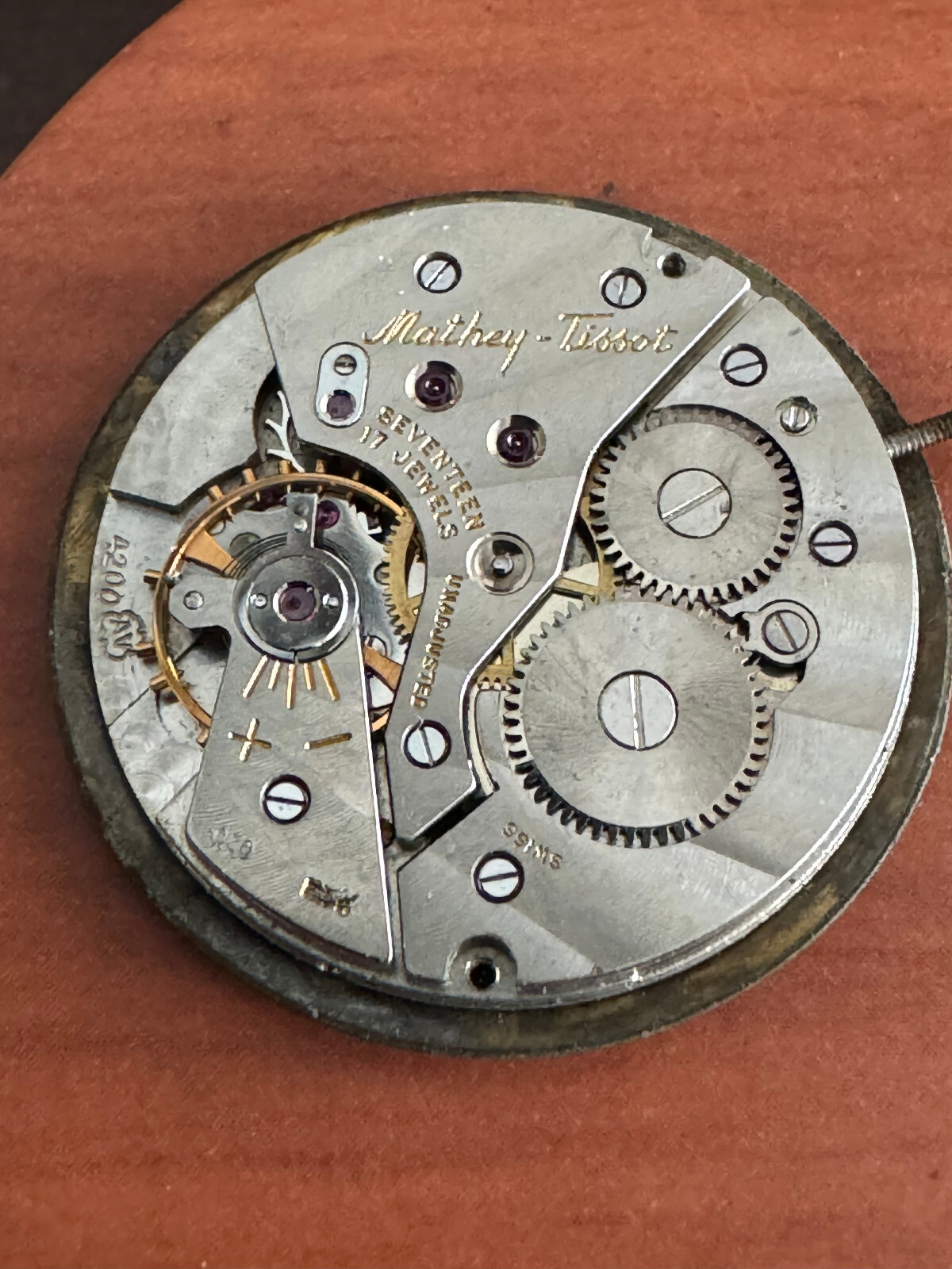 VINTAGE MEN’S MATHEY TISSOT WRIST WATCH MOVEMENT, CAL. AV 4200 KEEPING TIME